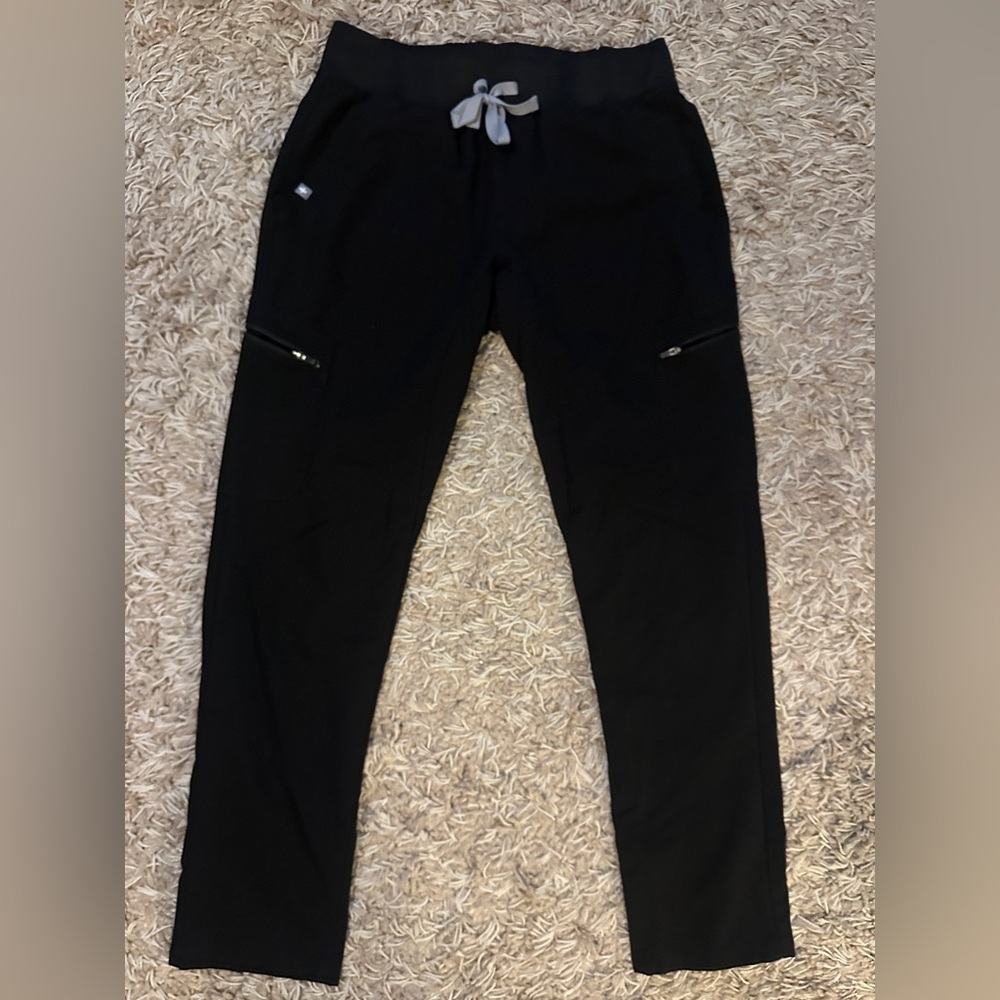 Figs Women’s Black Jogger Scrub Pants with Drawstring- small
